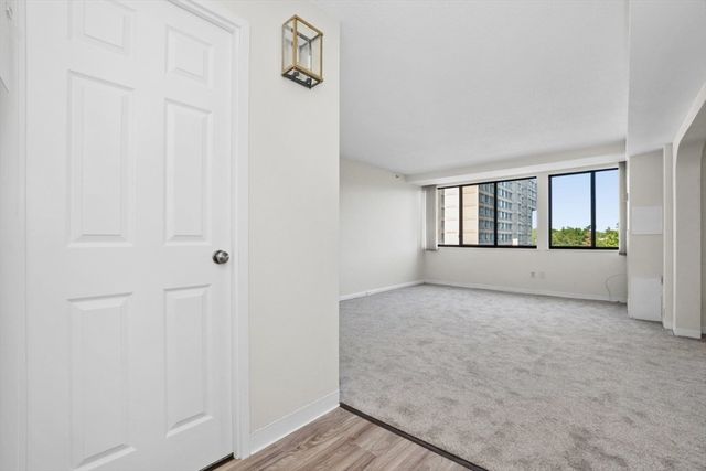 250 Hammond Pond Parkway 707S, Newton, MA 02467