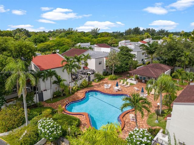 4726 SW 67th Avenue F6, Miami, FL 33155