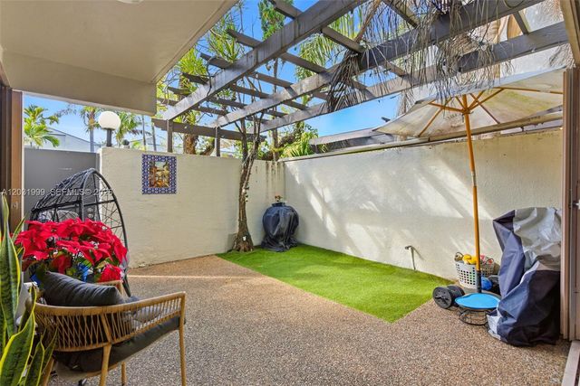 4726 SW 67th Avenue F6, Miami, FL 33155