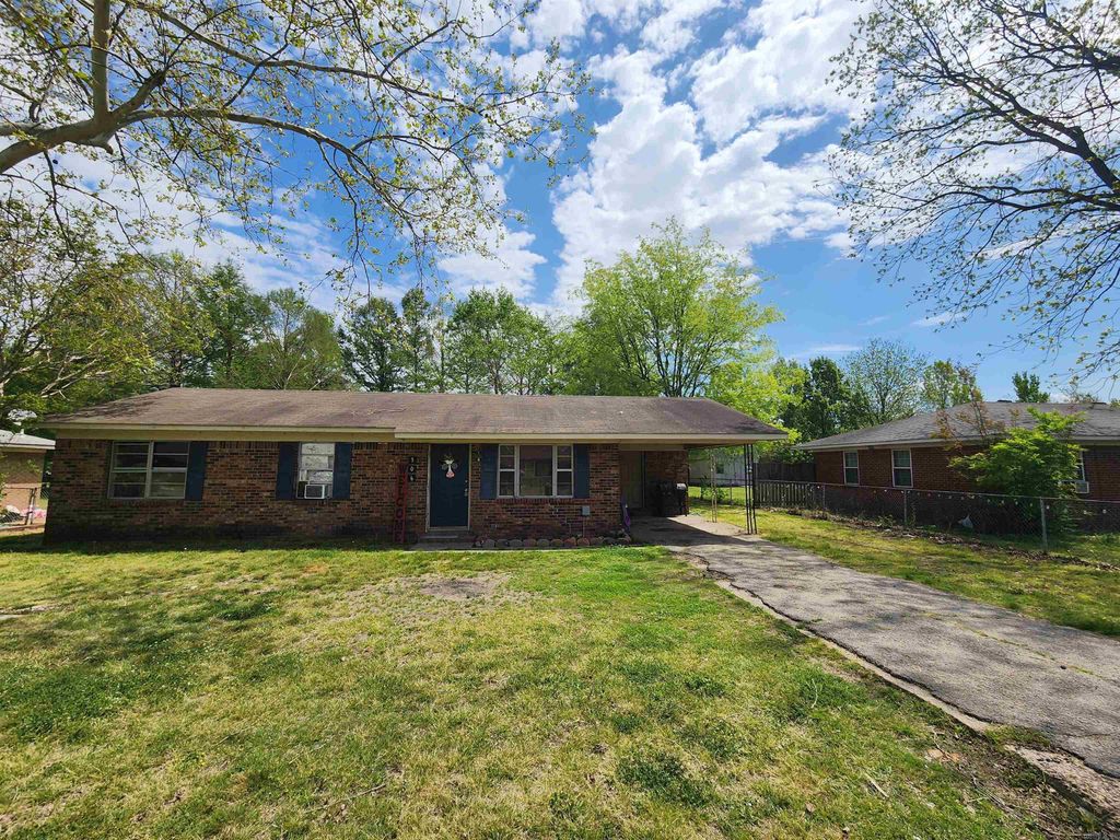 306 Pine Street, Keiser, AR 72351