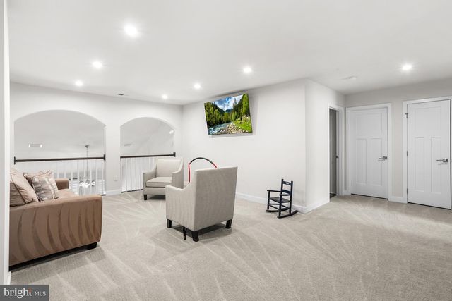 313 HIDDEN ACRES LN, Moorestown, NJ 08057