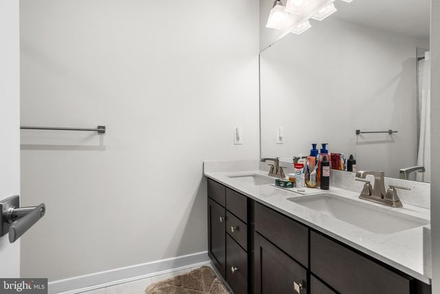 313 HIDDEN ACRES LN, Moorestown, NJ 08057