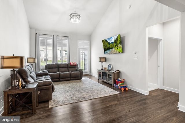 313 HIDDEN ACRES LN, Moorestown, NJ 08057