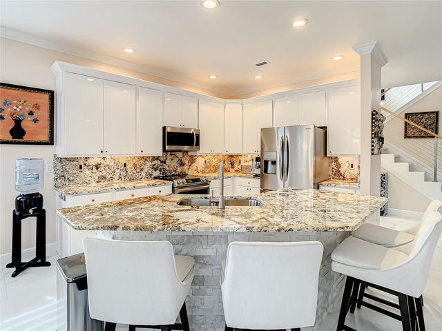 6818 SOMBRAS WAY, Land O Lakes, FL 34637