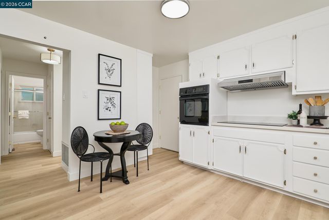 5520 Alaska Dr, Concord, CA 94521