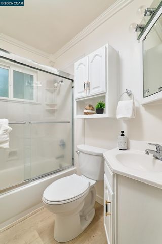 5520 Alaska Dr, Concord, CA 94521