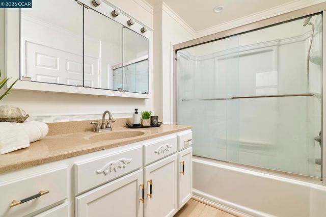 5520 Alaska Dr, Concord, CA 94521