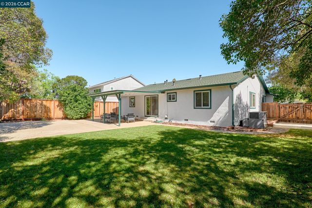 5520 Alaska Dr, Concord, CA 94521