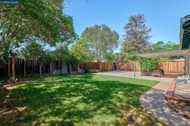 5520 Alaska Dr, Concord, CA 94521