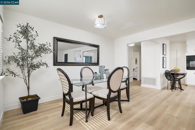 5520 Alaska Dr, Concord, CA 94521