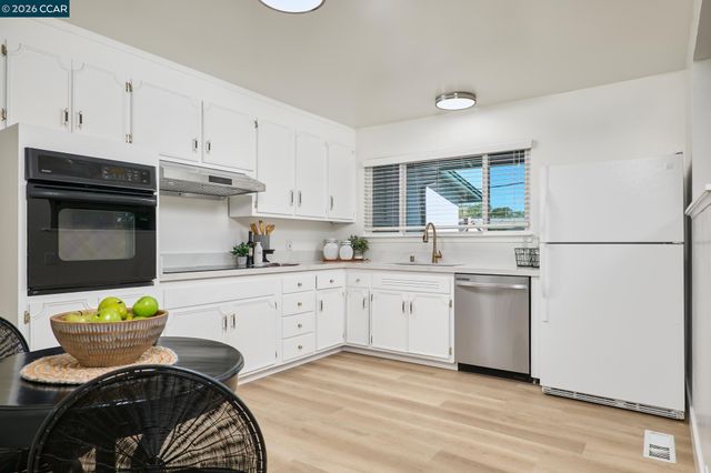 5520 Alaska Dr, Concord, CA 94521