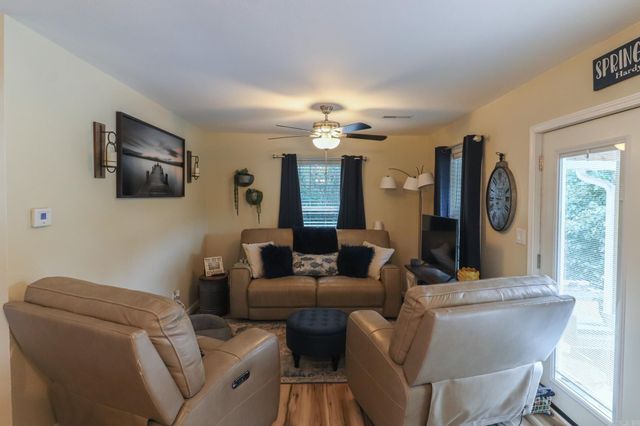 19 E valley dr, Hardy, AR 72542