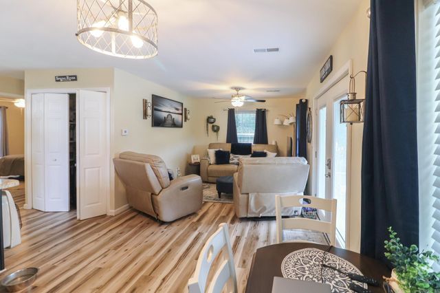 19 E valley dr, Hardy, AR 72542