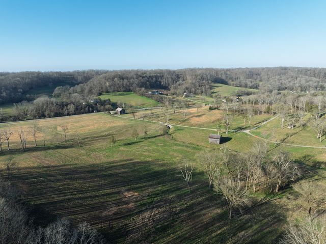 4648 Love Branch Rd, Hampshire, TN 38461