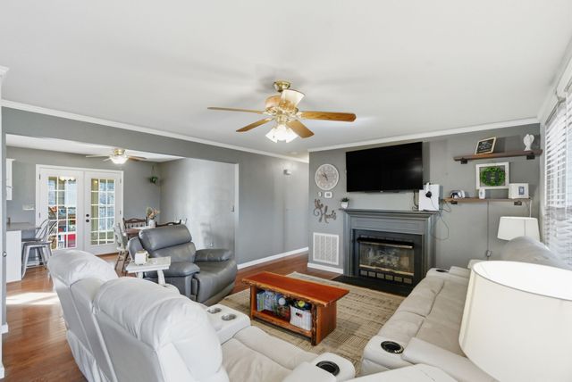 4004 S Breckenridge Ct, Springfield, TN 37172