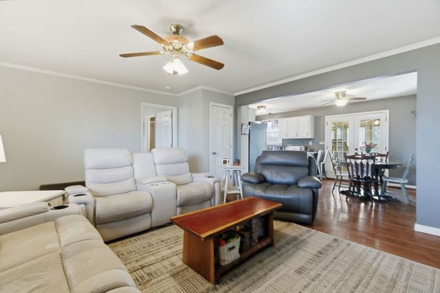 4004 S Breckenridge Ct, Springfield, TN 37172