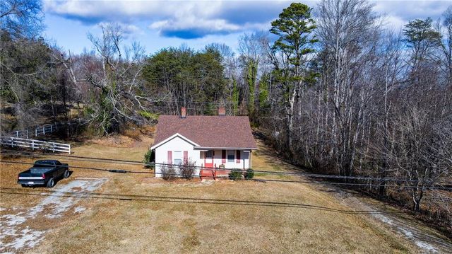 2660 W Pine Street, Mount Airy, NC 27030