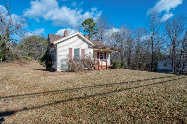 2660 W Pine Street, Mount Airy, NC 27030