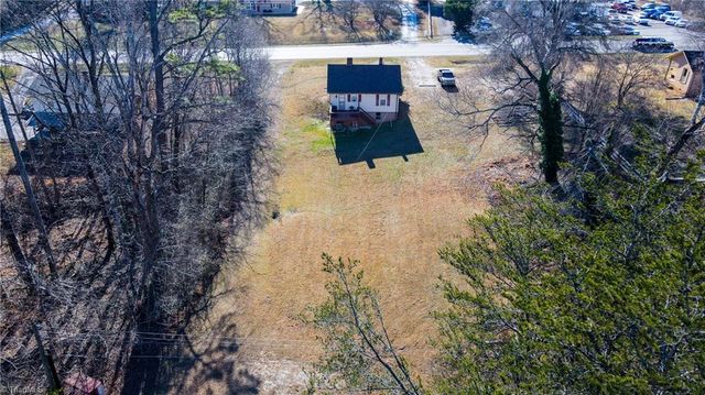 2660 W Pine Street, Mount Airy, NC 27030