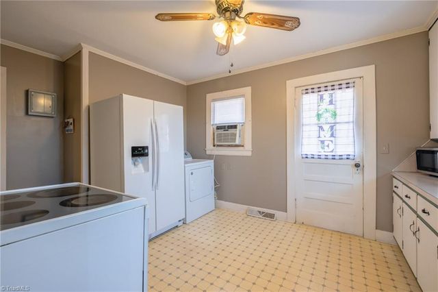 2660 W Pine Street, Mount Airy, NC 27030