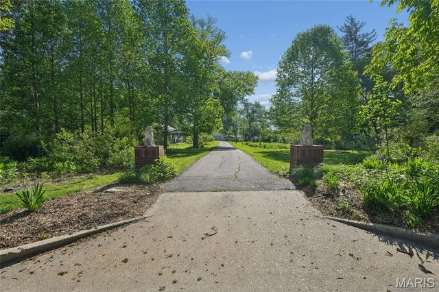 232 Old Ballwin Road, Ballwin, MO 63021