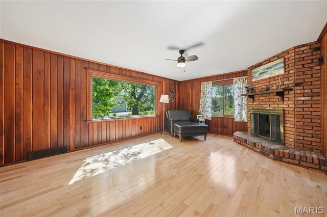 232 Old Ballwin Road, Ballwin, MO 63021