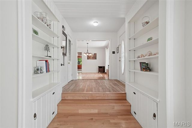 232 Old Ballwin Road, Ballwin, MO 63021