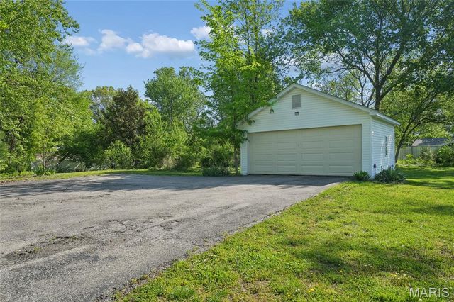 232 Old Ballwin Road, Ballwin, MO 63021