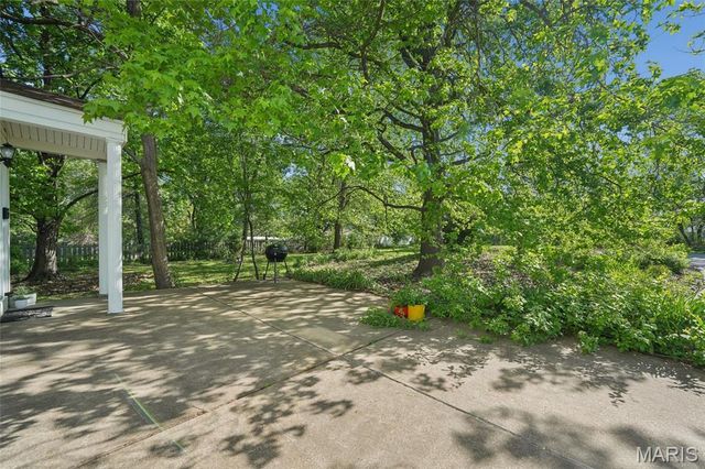 232 Old Ballwin Road, Ballwin, MO 63021