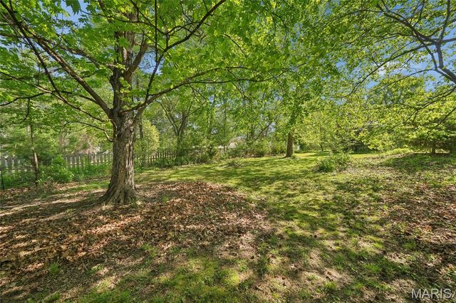 232 Old Ballwin Road, Ballwin, MO 63021