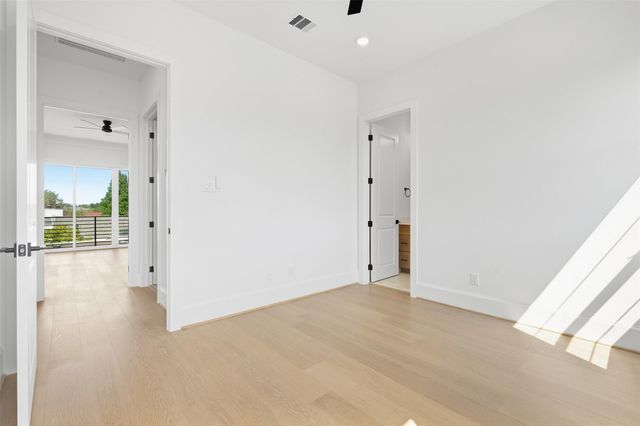 2111 Nantucket Drive D, Houston, TX 77057