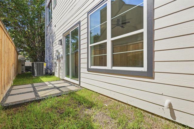 2111 Nantucket Drive D, Houston, TX 77057