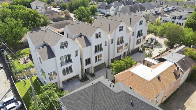 2111 Nantucket Drive D, Houston, TX 77057