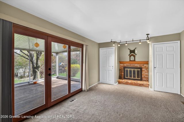 1532 N Magnolia Avenue, Lansing, MI 48912