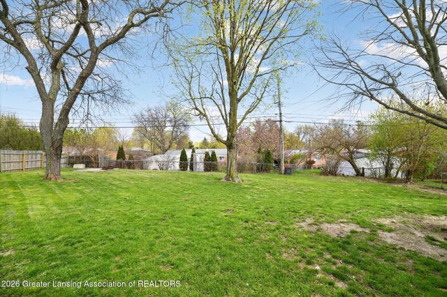 1532 N Magnolia Avenue, Lansing, MI 48912