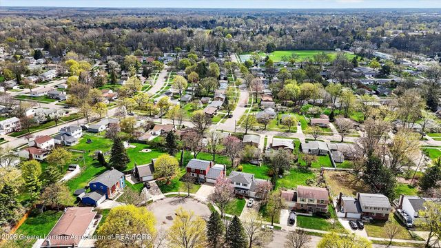 1532 N Magnolia Avenue, Lansing, MI 48912