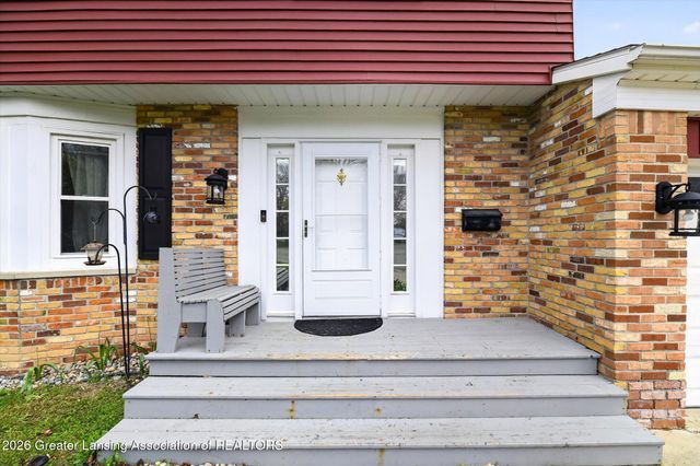1532 N Magnolia Avenue, Lansing, MI 48912