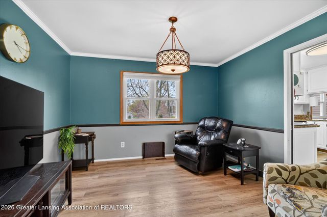1532 N Magnolia Avenue, Lansing, MI 48912