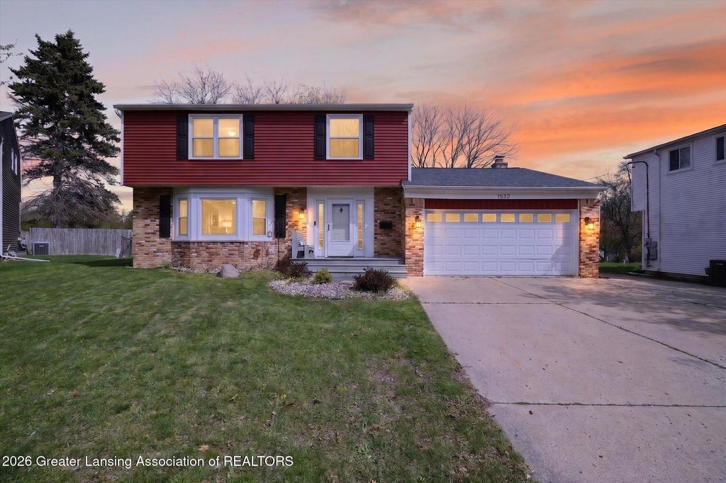 1532 N Magnolia Avenue, Lansing, MI 48912