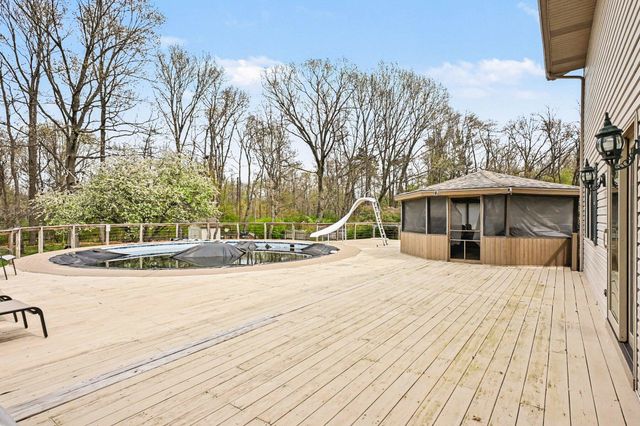 2698 N Van Gogh Drive, La Porte, IN 46350