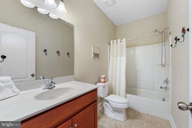 10 MONTCLAIRE RD, Medford, NJ 08055