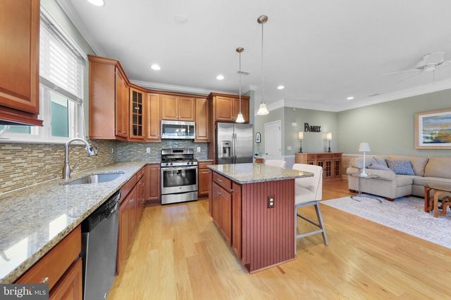 10 MONTCLAIRE RD, Medford, NJ 08055