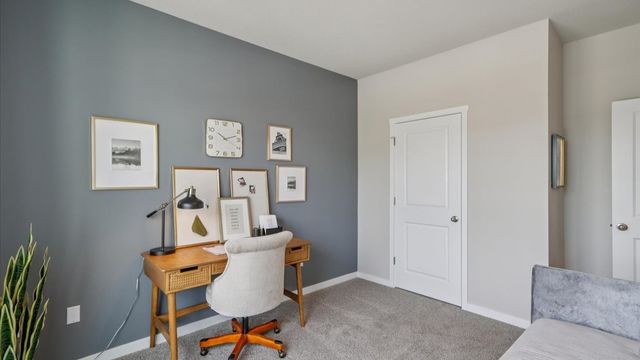 2973 Lake Hill Drive, Des Moines, IA 50320