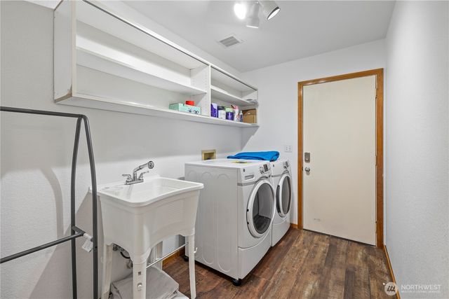 7025 14th Avenue SW, Seattle, WA 98106