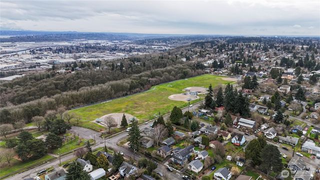 7025 14th Avenue SW, Seattle, WA 98106