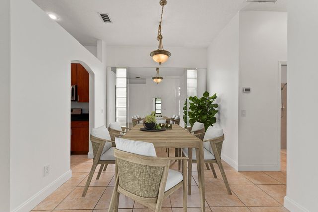 435 SW Jefferson Circle, Port St. Lucie, Port St Lucie, FL 34986