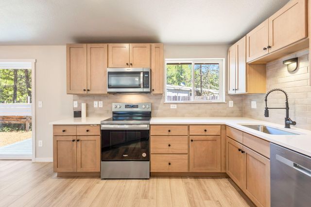 16769 S Century Drive, Bend, OR 97707