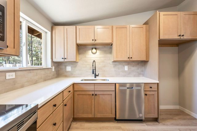 16769 S Century Drive, Bend, OR 97707
