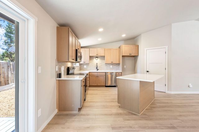 16769 S Century Drive, Bend, OR 97707