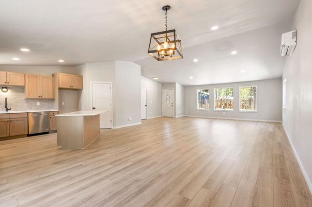 16769 S Century Drive, Bend, OR 97707